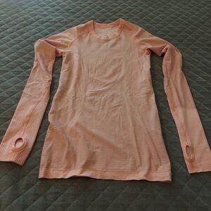 Lululemon women's shirt